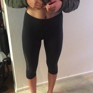 nwot lululemon reveal crop size small